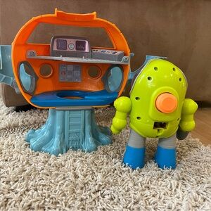 2010 Octonauts octopod & Octonauts Kwazii's Octo Max Suit (missing some parts)